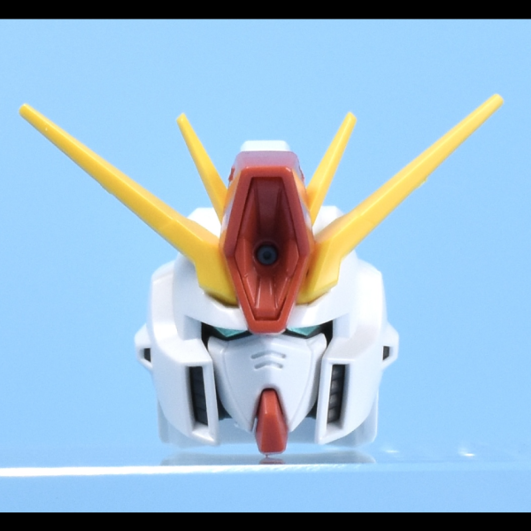 MGカトキフルアーマーZZが買えなかったらHGUC ZZを寄せていこう第五週（〜329）です。表紙は斜めから。このアングルはいつもだいたいかっこいい笑。次の画像は最新。2枚目は前週。への字スリットの掘り直しやらアンテナ削り込み、傷とりをやってました。ハイメガキャノンの傷とりはもう一周かかりそう。やり直すたびにシンナー風呂につけてるので母材はヘロヘロです。そろそろ決着つけます。ハイメガの外周溝入れ直すか段付け直すか‥ほぼパテになってきたのでなかなか難しいです。グッとやるとパキッって😆来週はひょっとしたら色ついてるかもちなみ最後にGrokで仮に色付けしてみました。ツインアイ周りは微妙ですがだいぶ近づいてきたんじゃないかなと思います。最後の画像はwebの拾い物のサンプルKa。これが見本で今までやってきました。主様画像ありがとうございます。（追記）5枚目に着色画像を生成し直しました。いい感じ😊モチベ回復。ハイメガキャノンの仕上げと現物塗装頑張ります。（5枚目）