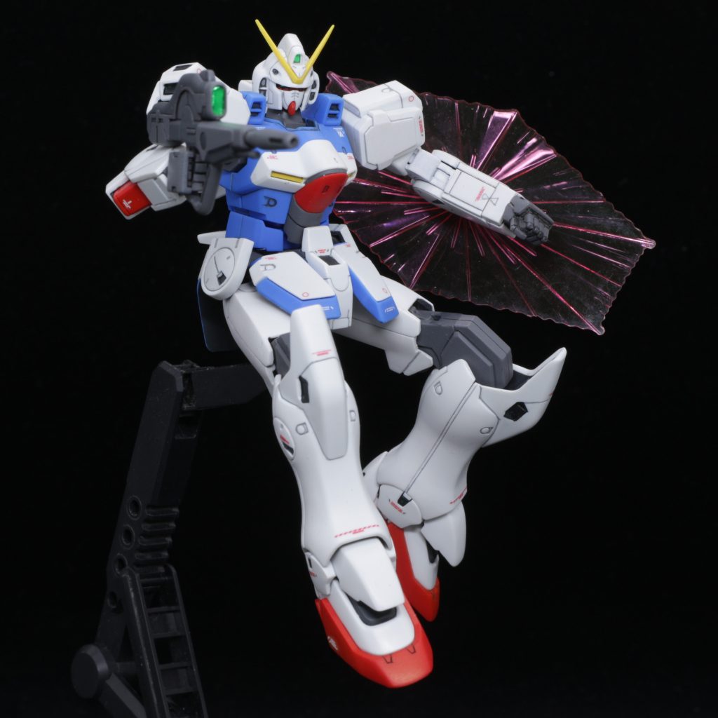 プロポーションは抜群にいいと思います。腿の分割ロールは違和感が凄いので接着して一体化し、内部でロールするようにしました。気軽に作れそうで作り始めたものの、なかなか完成に至らず、時間ばっかりかかってしまいました。