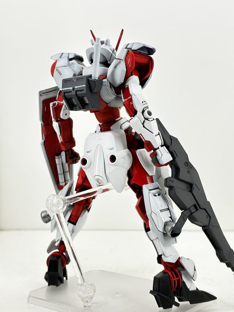 カラーはレッドフレームにしました