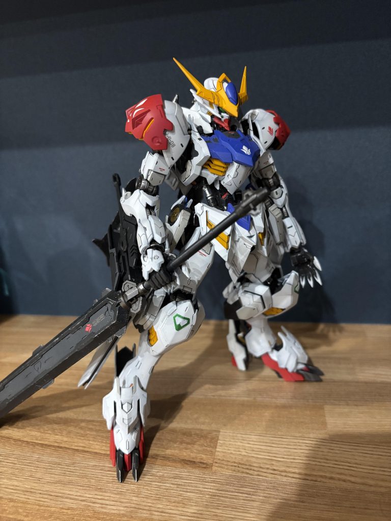 武器と内部フレームをウェザリングしたから外装もしようか迷います。