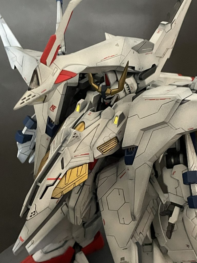 中のMSにフライトパーツが外装されるっていう設定が個人的にいまいちだったので、外装と本体が一体になるように各部調節しています。オデュッセウス？……知らん！