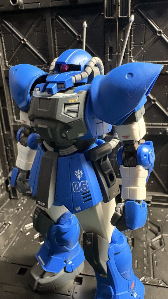 武装は各種付属していますが、何だかこの機体にはあまり似合わない気がしました。ダブルヒートホークもなんだかなぁ…って感じ。