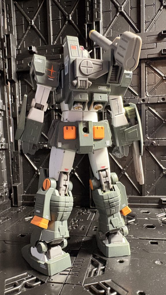 無骨さを感じる後ろ姿、格好いいです。