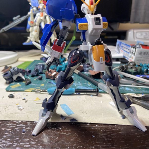 いつか作りたいと思っていたHG Ex-sガンダム改造してます。自分好みのスタイルに改修して遊んでます。とりあえずアノポーズがカッコ良く決まるのを目標としてます😊水星の魔女キット総出でフレーム組み込んでます。毎度めんどくさい事に頭使うのが好きみたいです😅（3枚目）