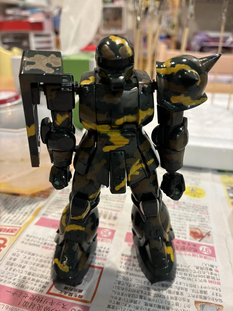 三色塗り時にダークイエローが強すぎて、やや後悔しましたが、このあと黄色の上からブラウンを重ね塗りしてリカバリーしました。