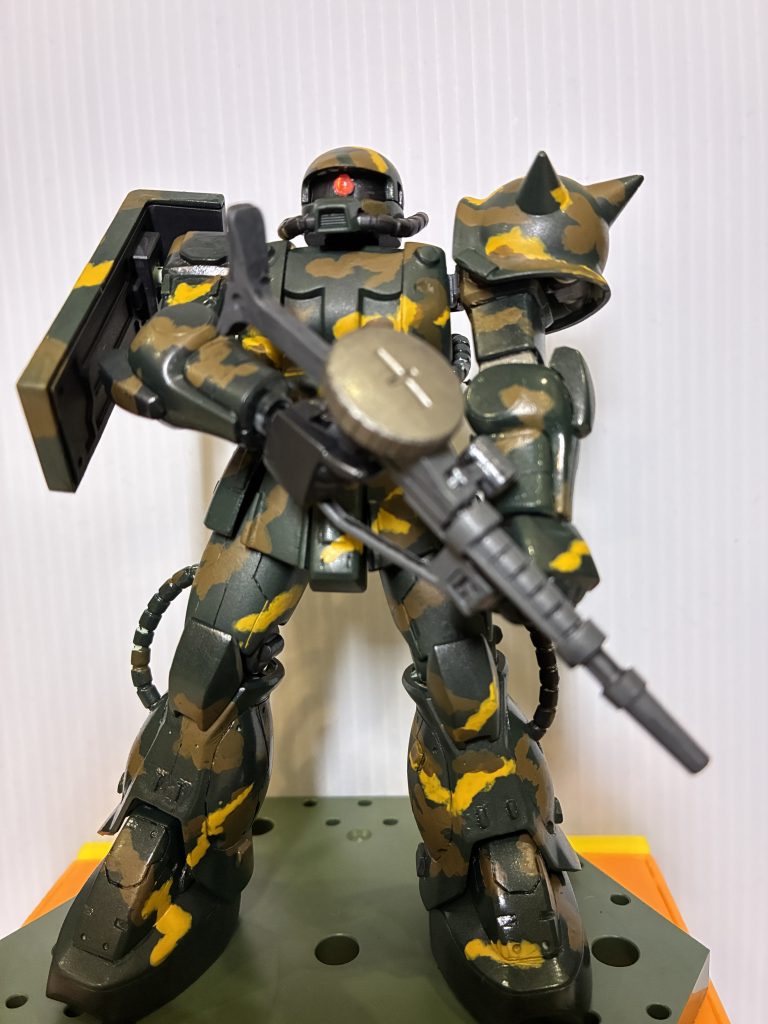 HGUC量産型ザク　迷彩カラー
