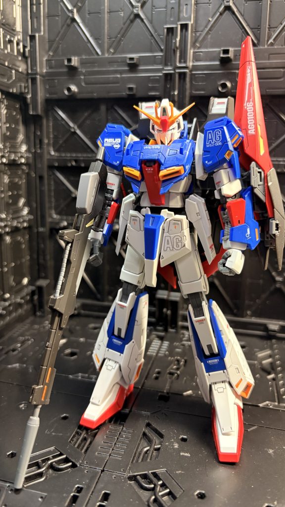 でも流石に同じガンダムだけあって、ニコイチしても上手くまとまるもんです。