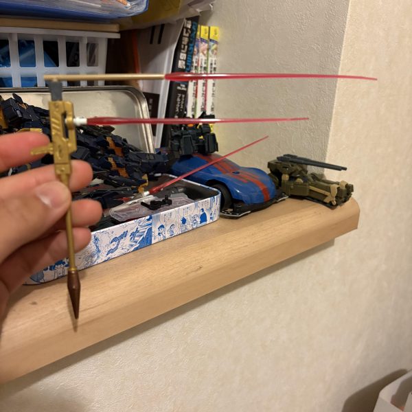 右手のパーツ一部無くしました😭部屋掃除かパーツ注文します自慢の武器理想の武器作れました頭は完成！（2枚目）