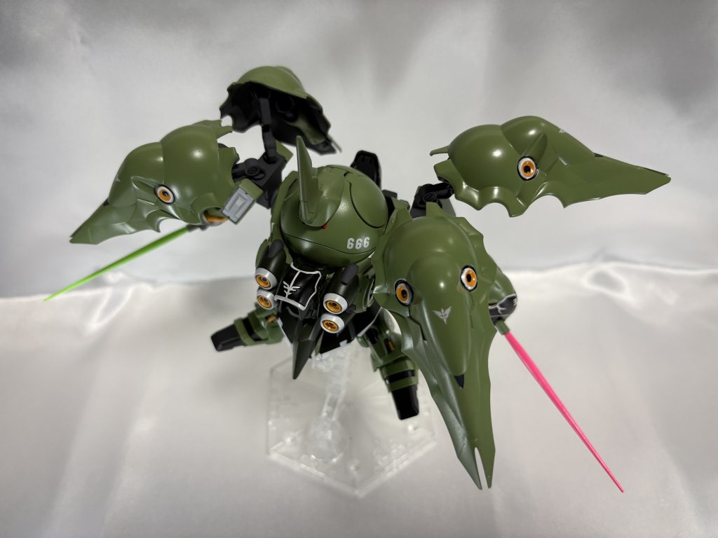 誰かから奪ったビームサーベルで二刀流‼️