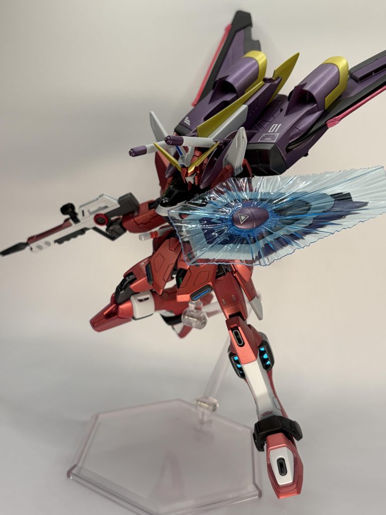 実盾＋ビームのWシールドは良いものだ青のメタリックシールを排熱？ブースター？箇所に貼ったのですがなかなか良い感じにキラキラ反射してくれて満足