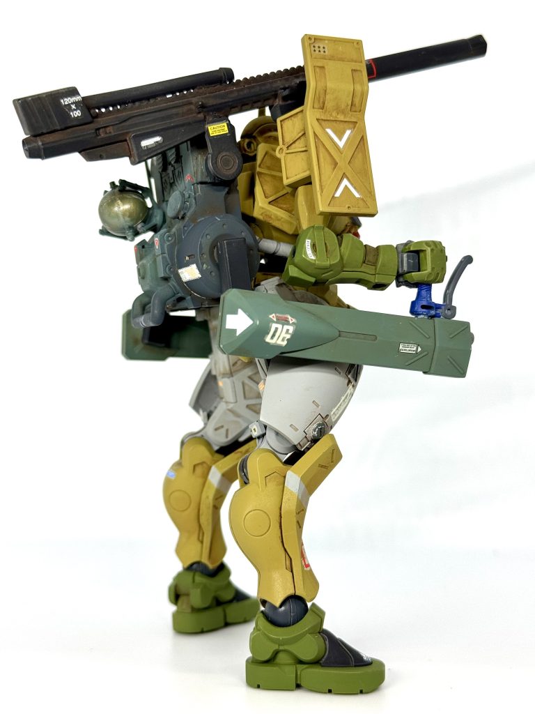 メイン武器のキャノンは百均で買った山田化学のアンチマテリアルライフルです。