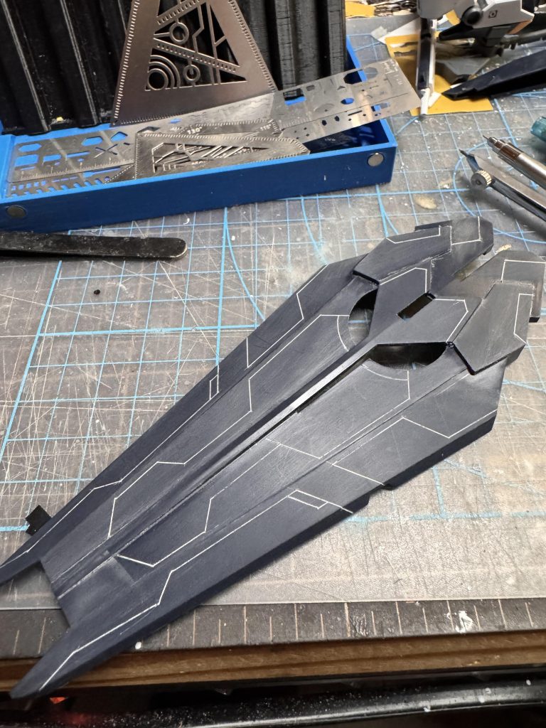 スジボリもかなり彫りました