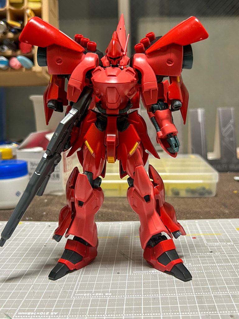 塗装前。これで見るとほとんどがガーベラテトラだと分かるかと思います^_^塗装前でも赤系統でカラーリングが似ているので結構様になっており、「かっこいい！」と自画自賛しておりました　笑