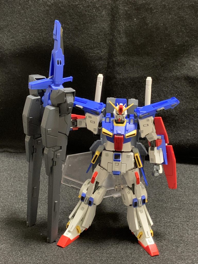 追加武装も制作していました。参考にしたのは電脳戦機バーチャロンフォースE2型ライデンのフラットランチャーです。ダブルゼータには大型武装が良く似合います。大型武器はロマンです。