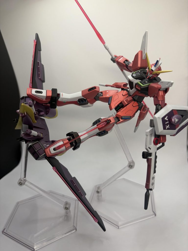 変形格闘攻撃　某vsシリーズより　あんまり乗る意味は無いような気がしますがまぁかっこええから良し👉