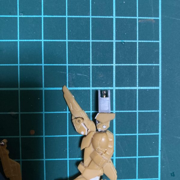 ボールジョイントで無理矢理二重関節にしてみました、ボール受けは内径1.5mmのビニールチューブです。（3枚目）