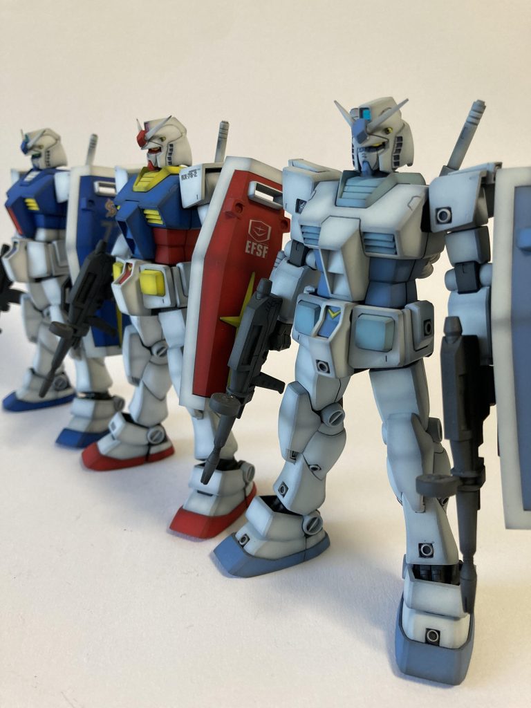 1号機(スレッガー)、2号機(セイラ)、3号機(アムロ)っていう設定スレッガー専用GMはガンダム1号機を改修した機体の設定なので、ガンダム頭が存在します