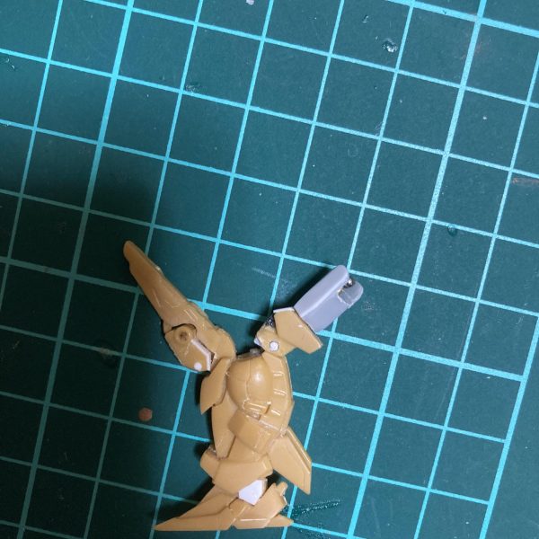 ボールジョイントで無理矢理二重関節にしてみました、ボール受けは内径1.5mmのビニールチューブです。（4枚目）