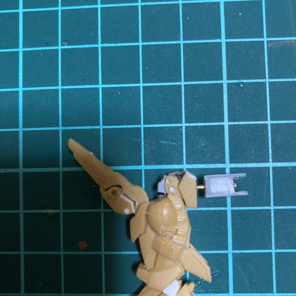 ボールジョイントで無理矢理二重関節にしてみました、ボール受けは内径1.5mmのビニールチューブです。（5枚目）