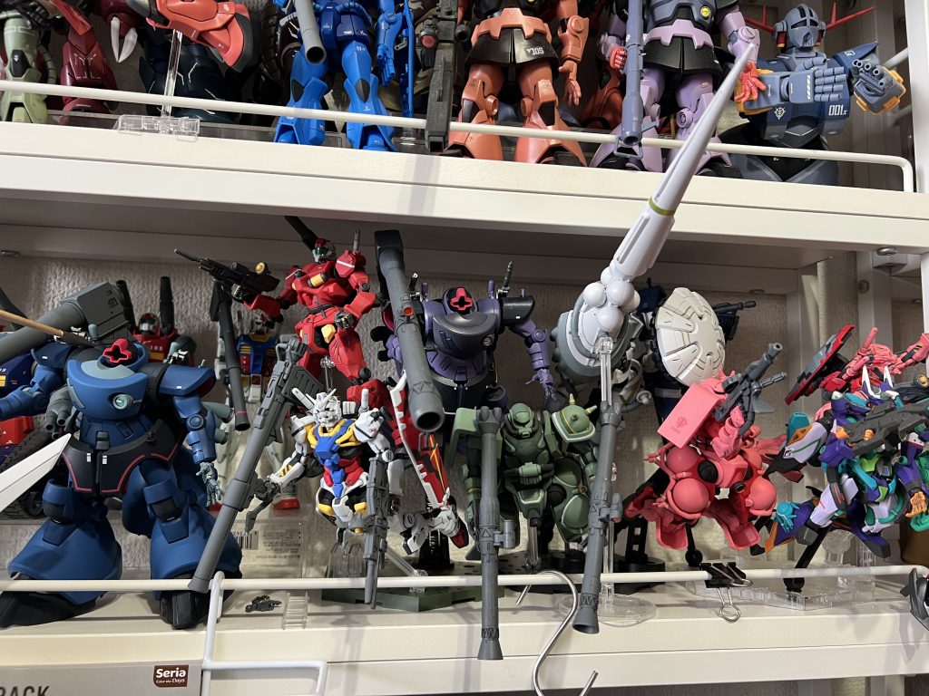 01ガンダムは買えない、セイラ専用軽キャノンも買えないので、ジークアクスキットはこれで作り納めになりそうです。ハンブラビは買えるのかな?