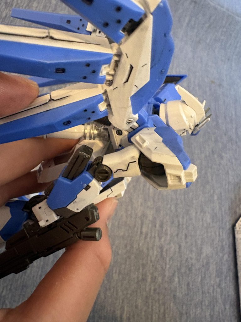 Hi-νガンダム初心者全塗装–2枚目/制作者：レッドブルーディスティニー