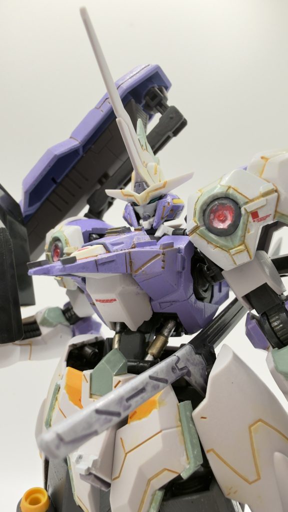 肩のセンサー？は阿頼耶識TYPE:Eの発動をイメージし塗装してみました。