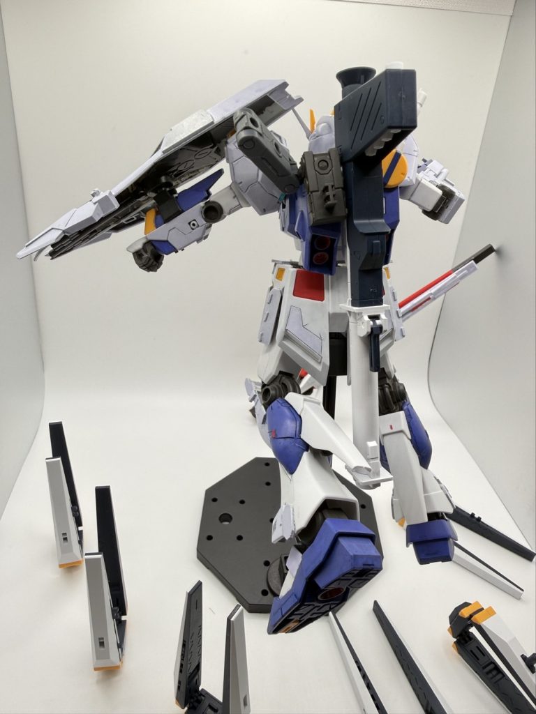 ファンネル射出時 後部