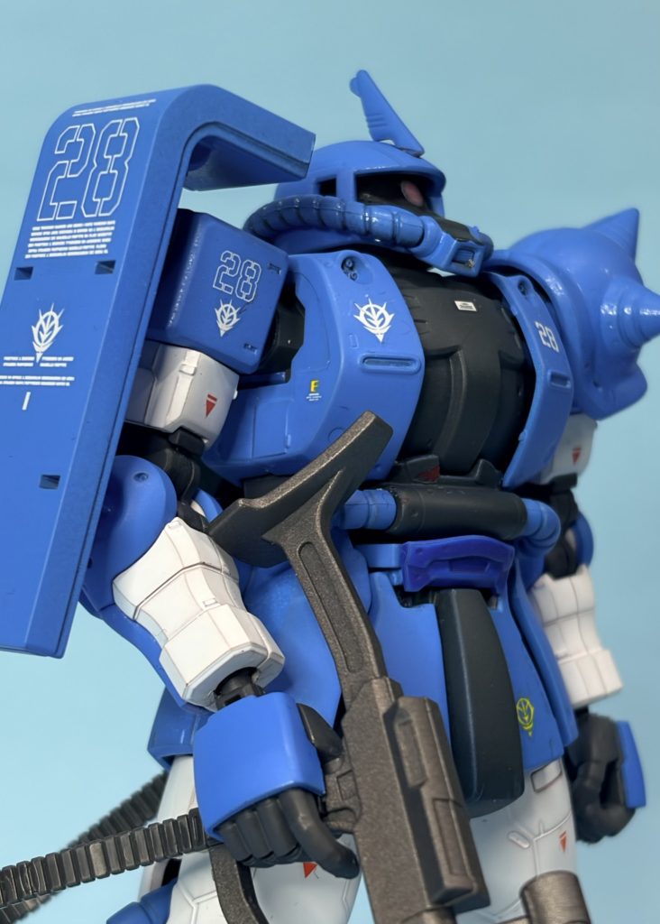 オリジンらしくベルト型のザク・マシンガンを装備。