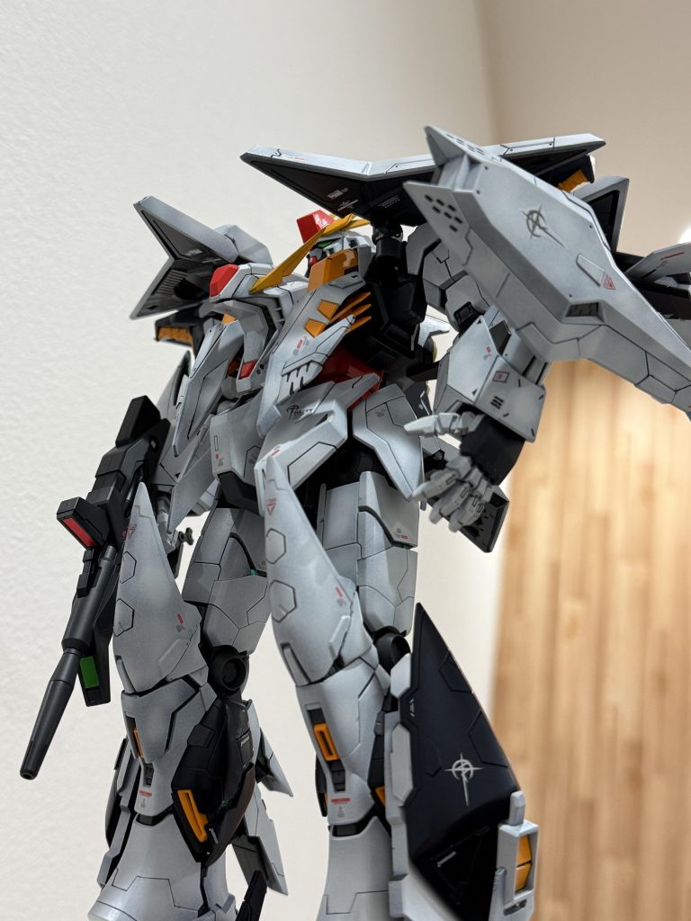 下から見るように