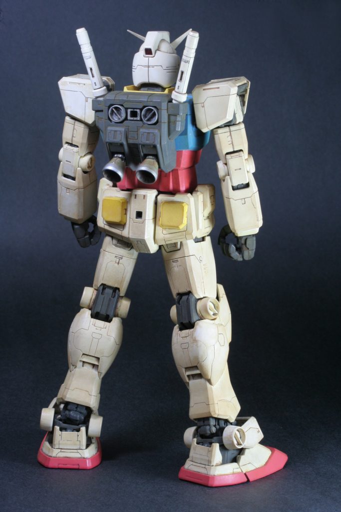 金工用中目平やすりで、傷がつこうが失敗しようがお構いなしにガリガリ面出ししてあります。