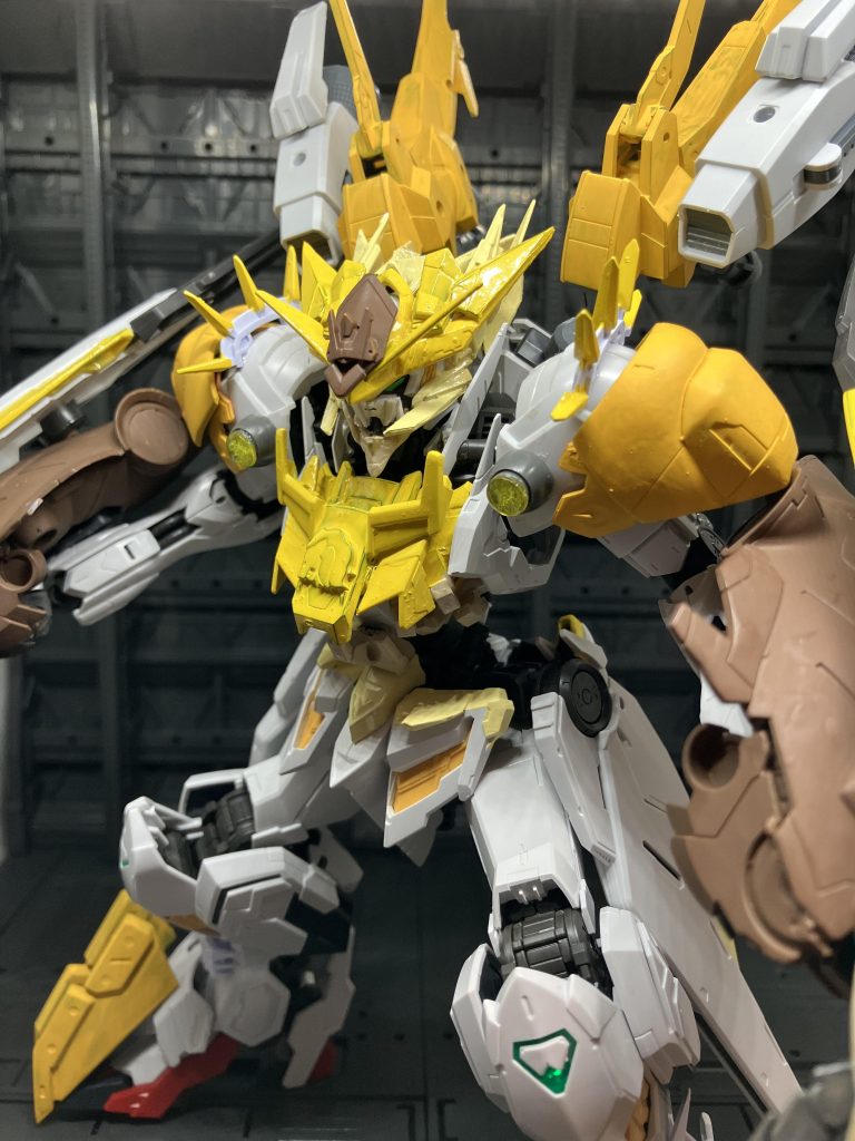 ちなみに胴体と両肩のパーツの見方によって動物の頭部に見えるようになっている