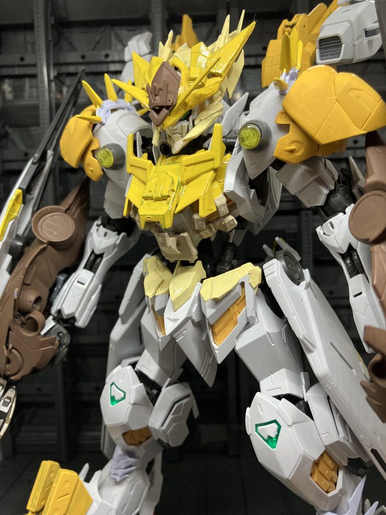 以上!バルバトスレグル轟でした過去作よりもライオンっぽく製作しておりファイターとワイルドスタイルになるギミックを追加して新しい試みに挑戦してみました特にルプスの頭部の改造は口が開閉出来るようになって改造の大きな可能性を見出すことが出来た気がしますちなみにアンテナは番長の帽子を意識して製作してあります