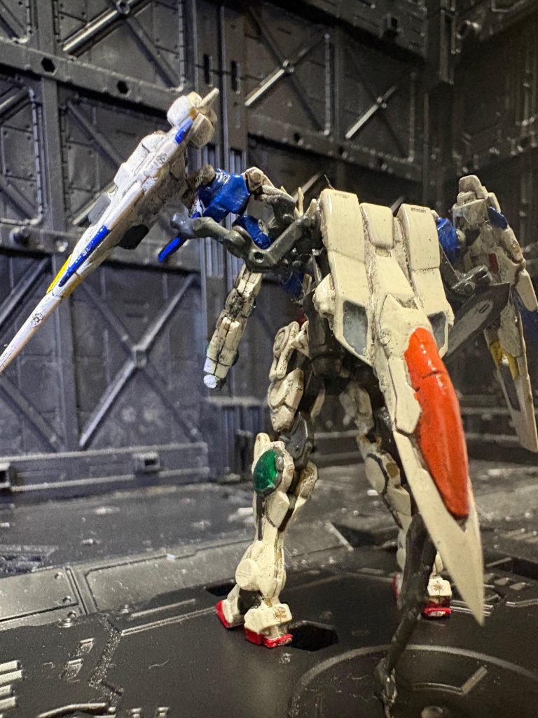 後ろ後ろはシンプルなカラーリングです。手を抜いたわけでは・・・それを言ったら全てが手抜き・・・嗚呼。だって見えないんだもん。手がプルプル震えるんだもん。