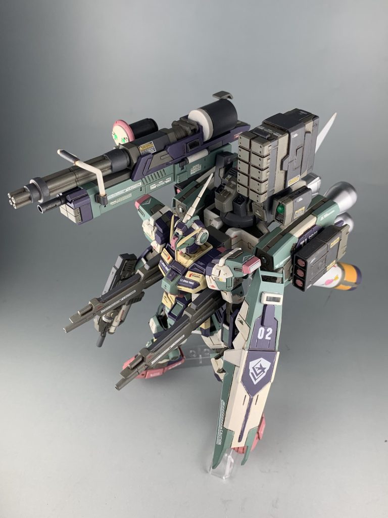 塗装は水性塗料の筆塗りです。塗装後、デカールを貼っています。