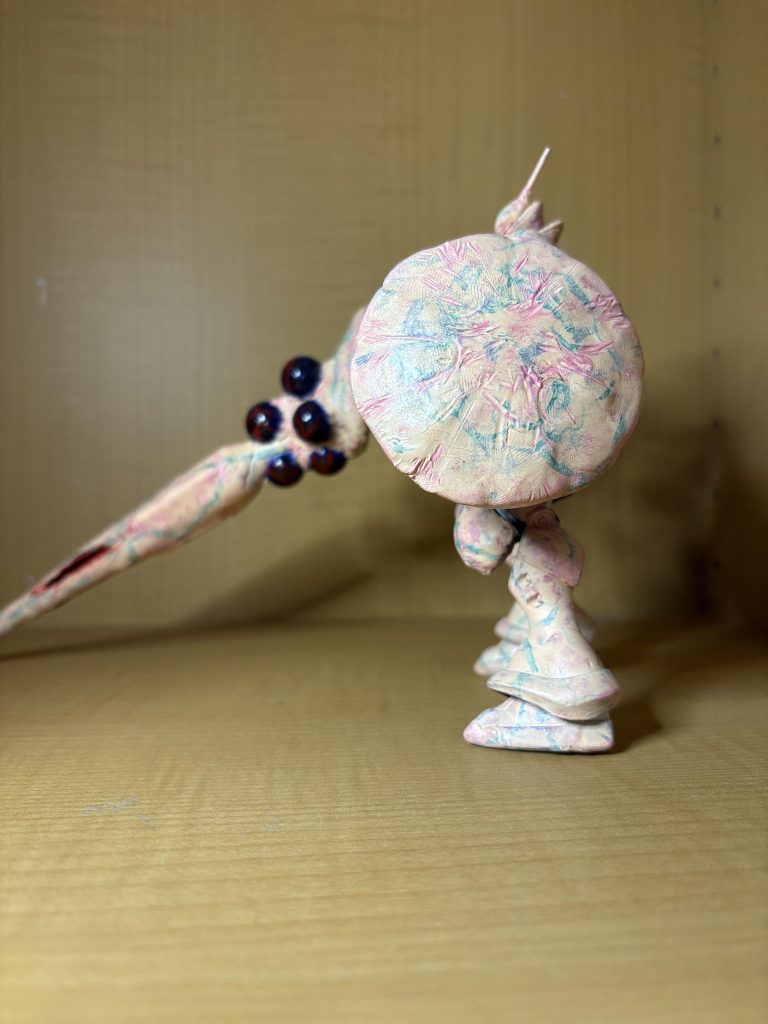 盾はスカシカシパンみたいになりました