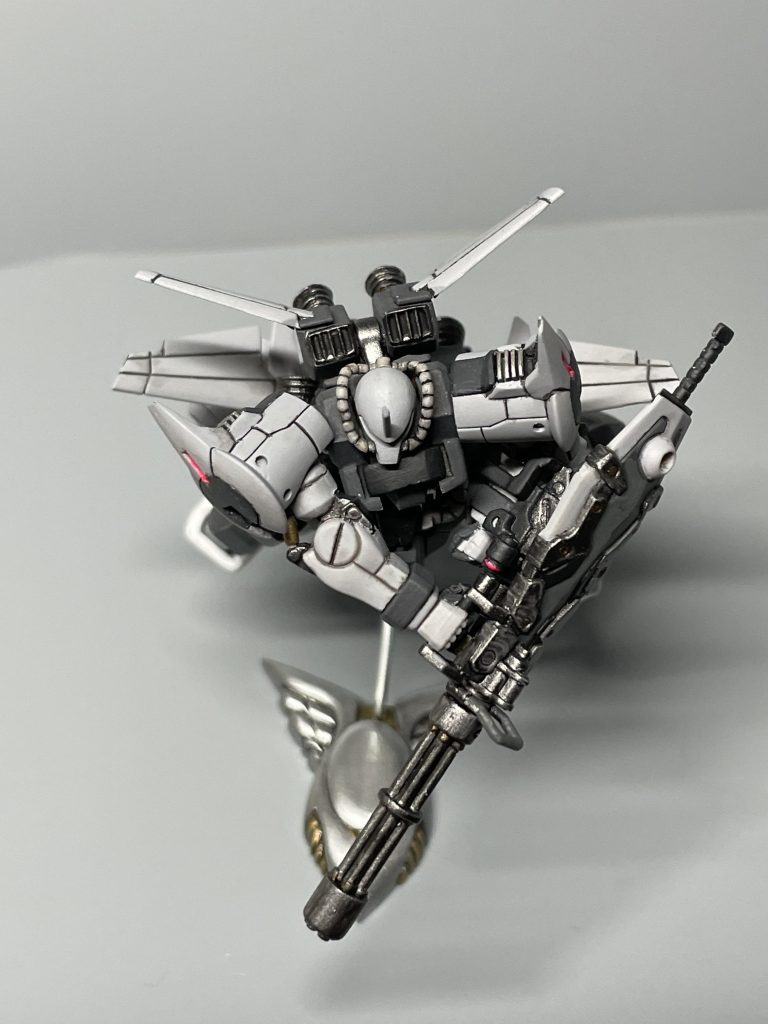 肩上部のフィン完成間際に作り忘れに気づいて慌てて作りました。