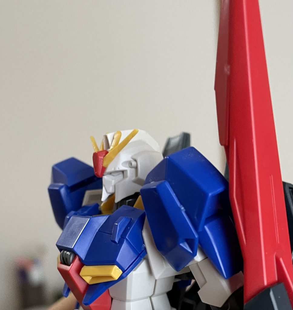 アンテナとアゴだけ少し削りました。