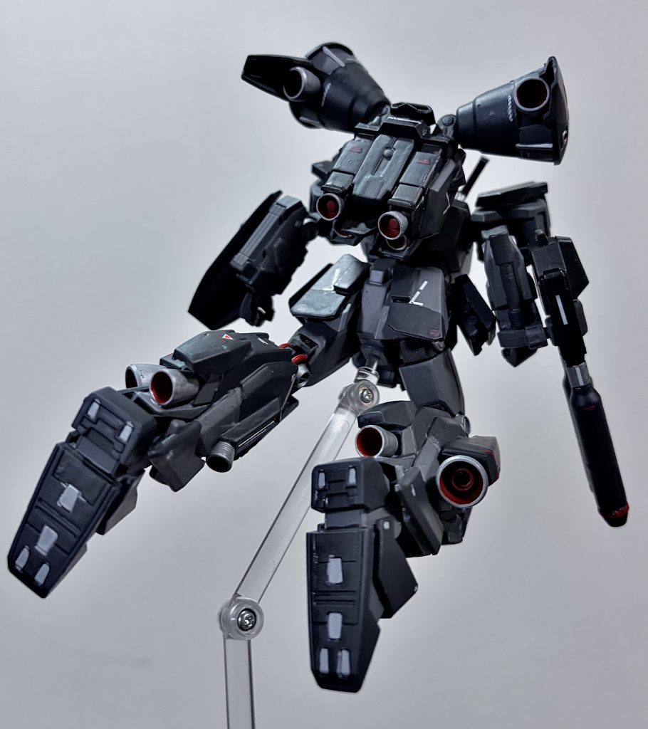 素立ちと後ろ姿　バーニアがマシマシなのはいつものことです笑