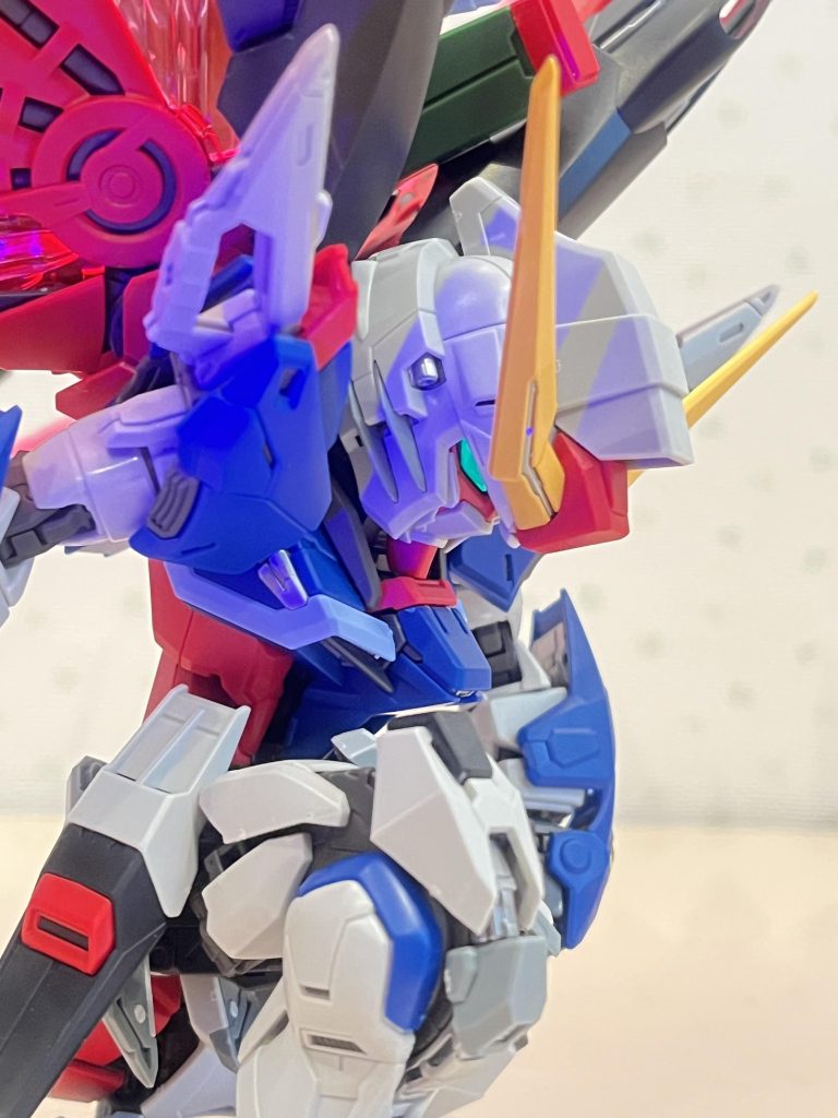 今回も写真の加工で再現しています(gandam-hand1)