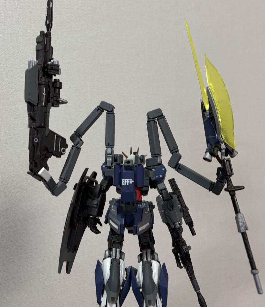 新装備の「ウェポンテール」はサブアームにより大型武器の保持ができます