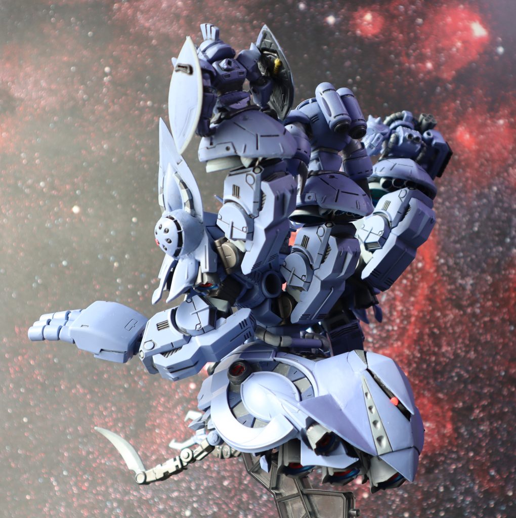 スカード背面にはビグロ。