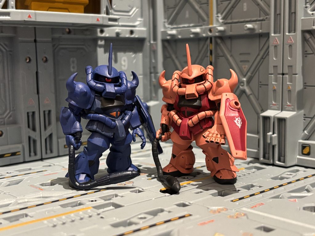 一応、左がビフォーで右がアフターね。この画像をガンダムおじ1に見せた所、「ジャブロー降下作戦が早まってればあった組み合わせかも」と。なるほどね〜!そういうifもあったかもですね。やっぱガンダムって自由な想像(妄想?)が出来て素敵やわ。