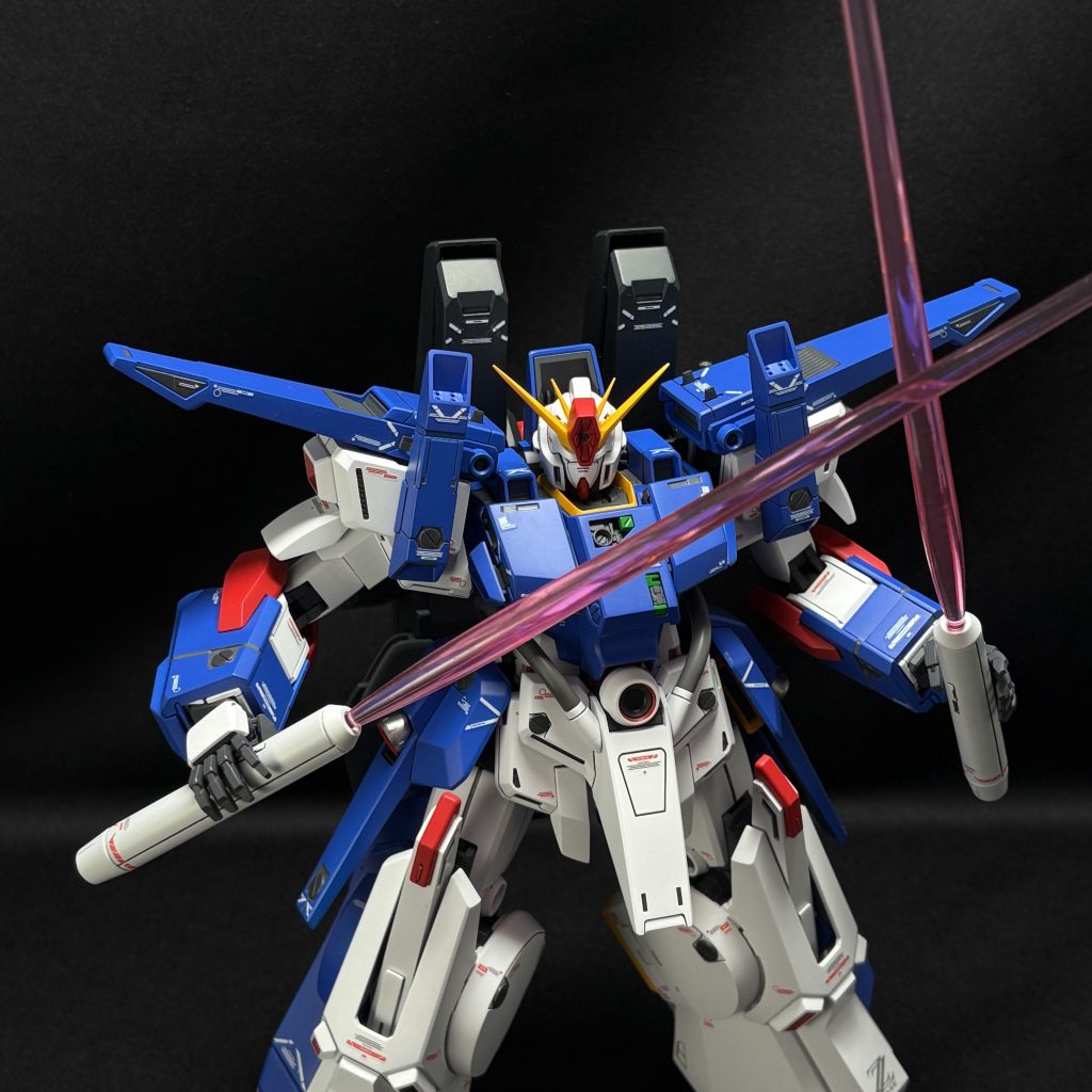 つまり、白を最大限活かすには、鮮やかな色を使いつつ、白との明るさの差をつけること。