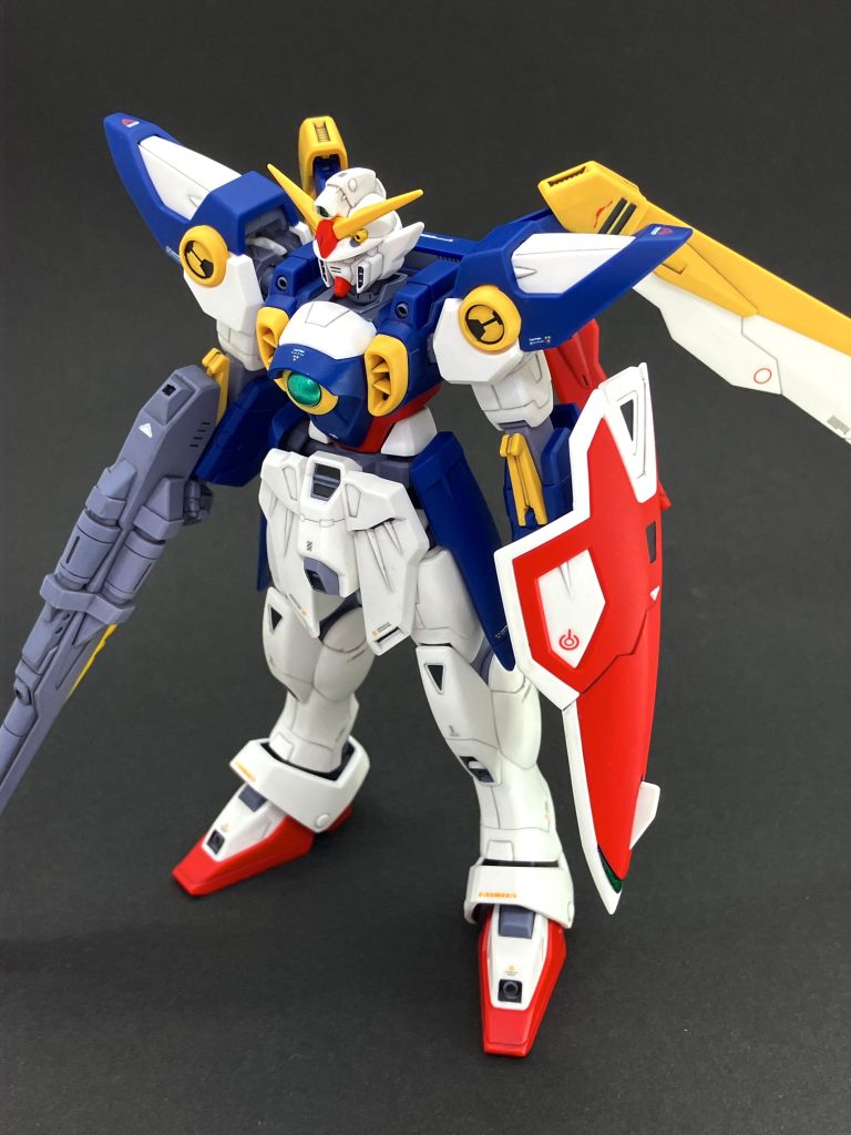 羽根もライフルも長く、狭い背景だと撮れませぬ