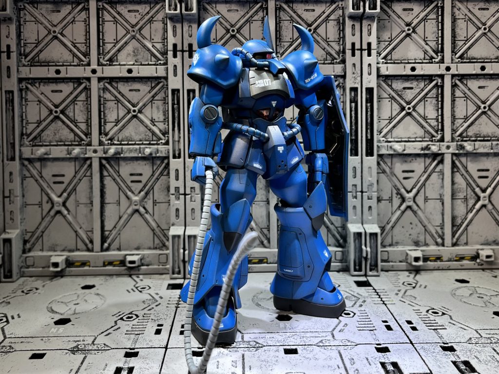 肩アーマースパイクの鋭利化。各部合わせ目消し(一部段落ちモールド化)。