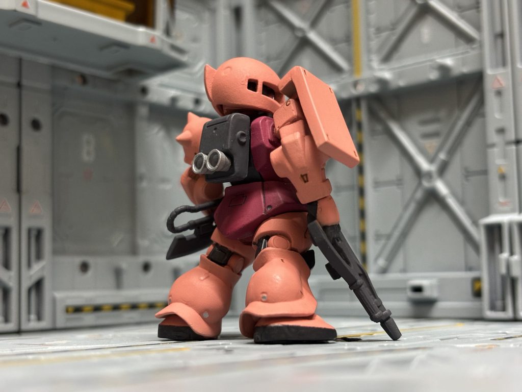 あちこちヤスって、マシンガンのマガジンも切除してキレイにして、ランドセルにはバーニアまで付けたんですけどねー…