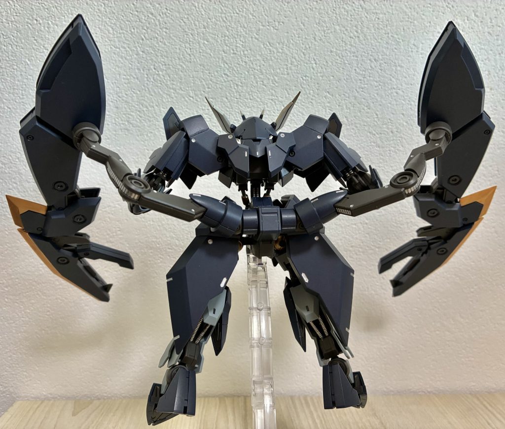 鋏のフレームにも部分的にシルバーを配色