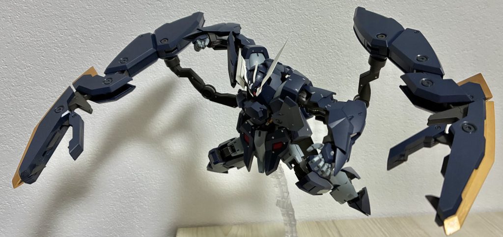 鋏広げるとかなり張ったり効いたポージングできます。