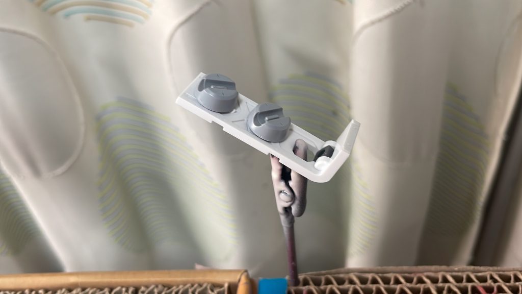 改造した部分あとがきバトオペで使ってるザクⅡS型のカラーリングを元に一部アレンジと改造してみました! 名前からわかると思いますが元ネタは桂のザクごとZURAですw(後、設定は少しコードギアスに似せてみました)後、このザク擬きをYouTubeにてパルスの立ち絵【的な物】として登場するのでお楽しみに!