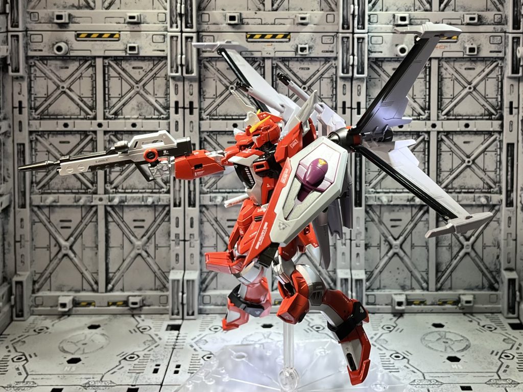 今回初めてプラ板を貼ったりしてみましたが、スキル不足から仕上がりはイマイチです😓プラ板追加部:前後スカート、足先